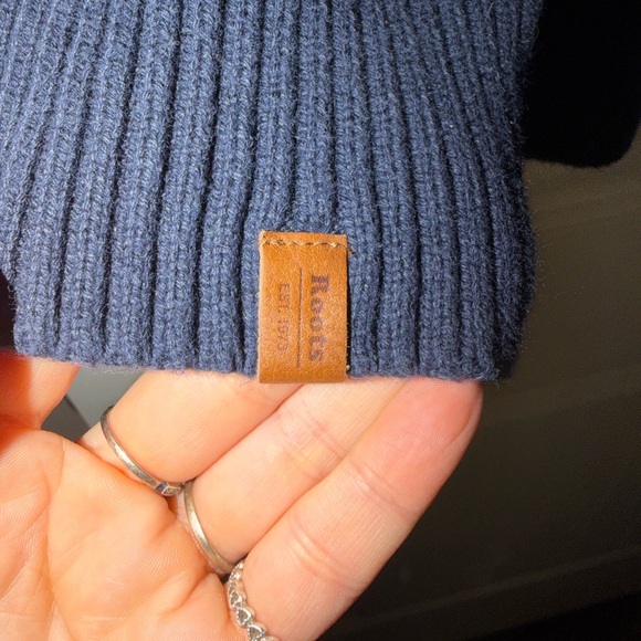 Roots Deep Blue Knit Pullover - Picture 3 of 3